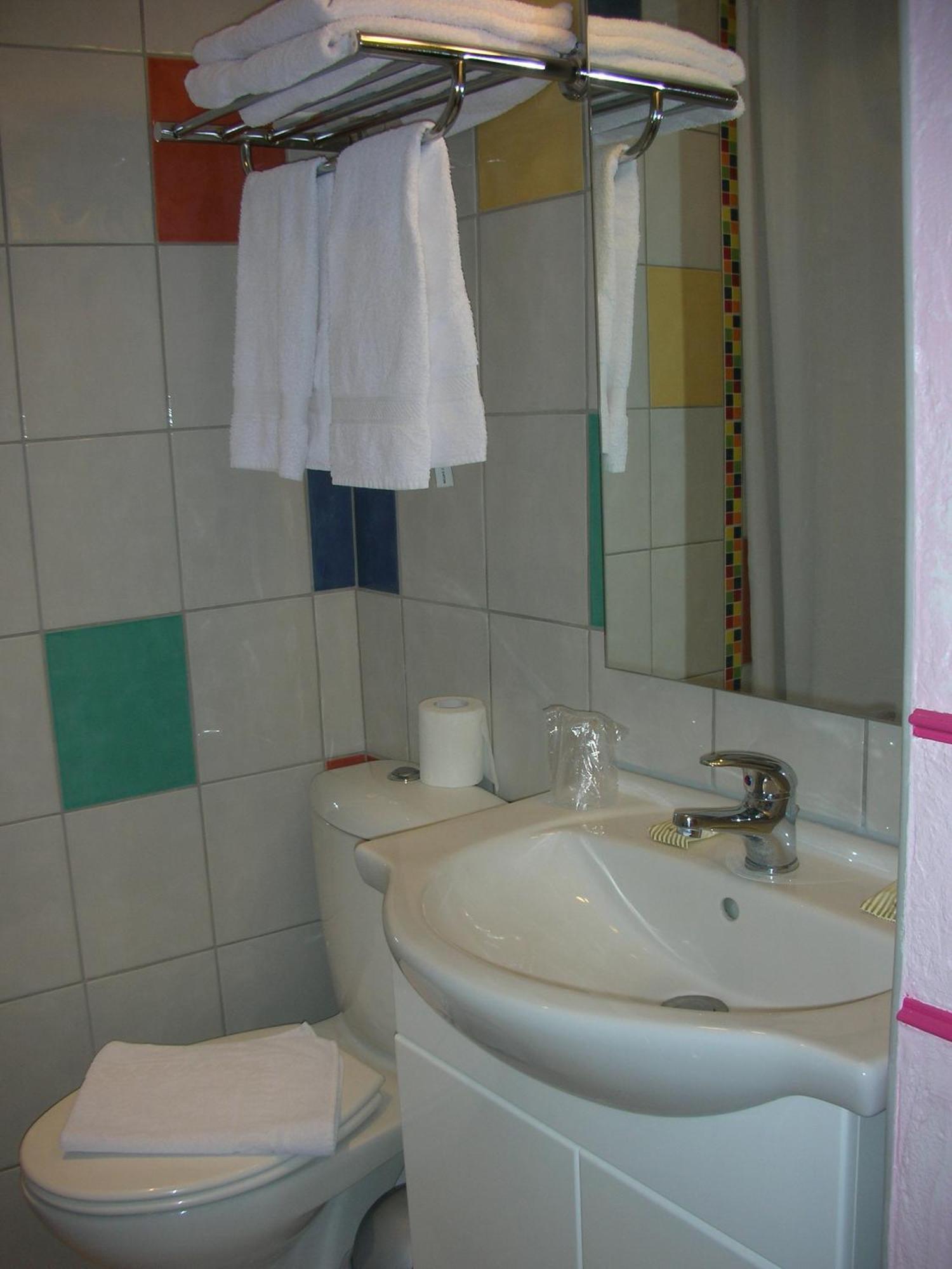 Hostellerie Le Mirabeau Peyrolles-en-Provence Екстериор снимка